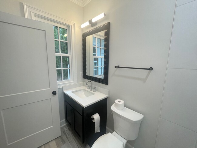 Building Photo - Fully Renovated in Heathwood with 2 Bedroo...