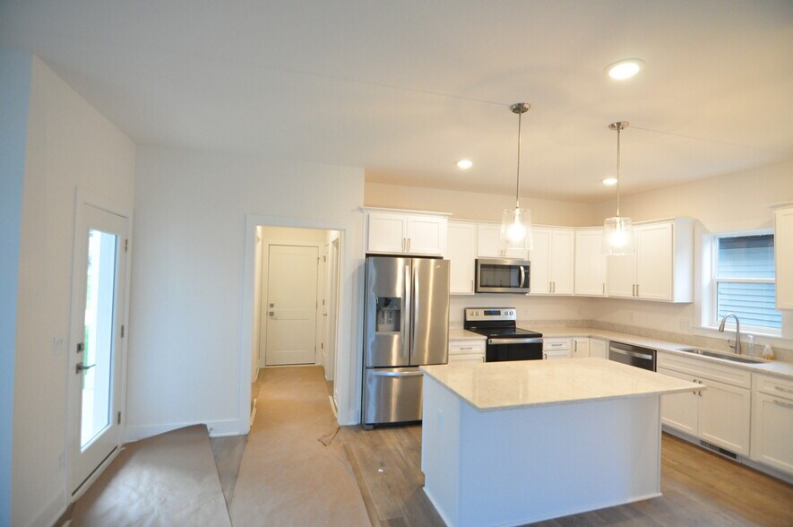 Building Photo - 2714 Bomani Dr