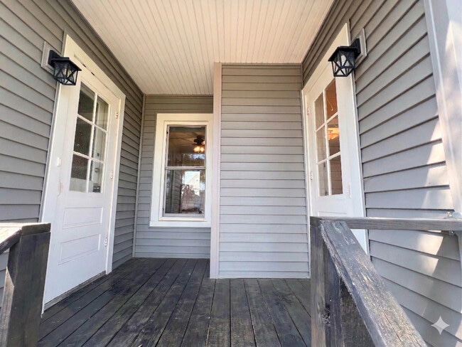 Building Photo - 721 Dean St