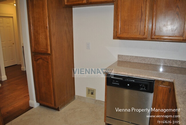 Building Photo - 4710 El Cid Ct