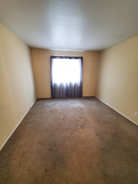 Primary bedroom - 1220 La Playa St