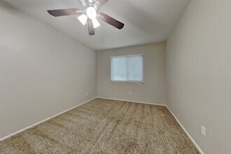 Building Photo - 4810 Ingleside Ct