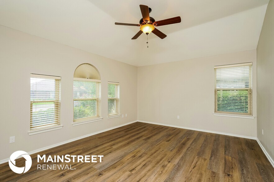 Building Photo - 1617 Palisades Dr