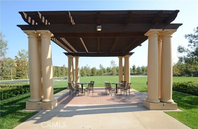 Building Photo - 41 Bianco