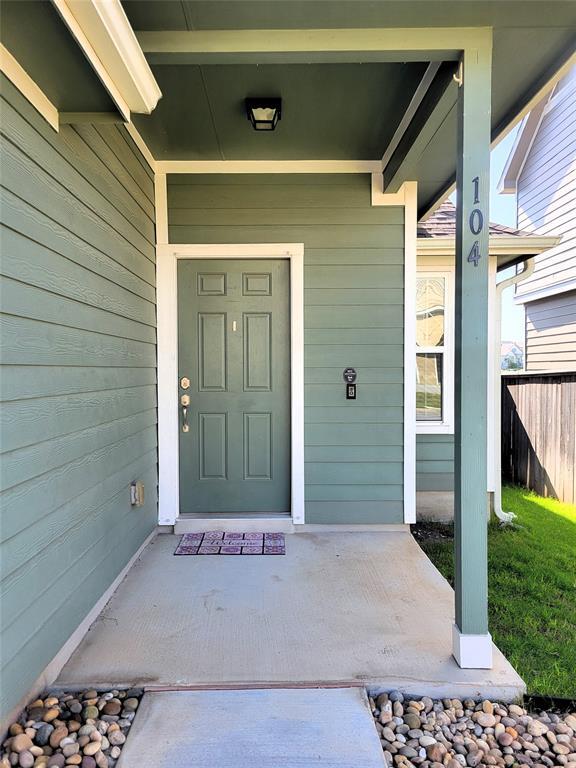 Building Photo - 104 Red Buckeye Loop