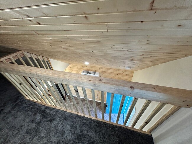 Building Photo - Highview Dr (MN)