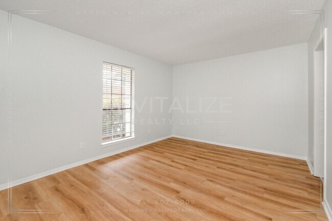 Building Photo - 5728 Post Oak Ct