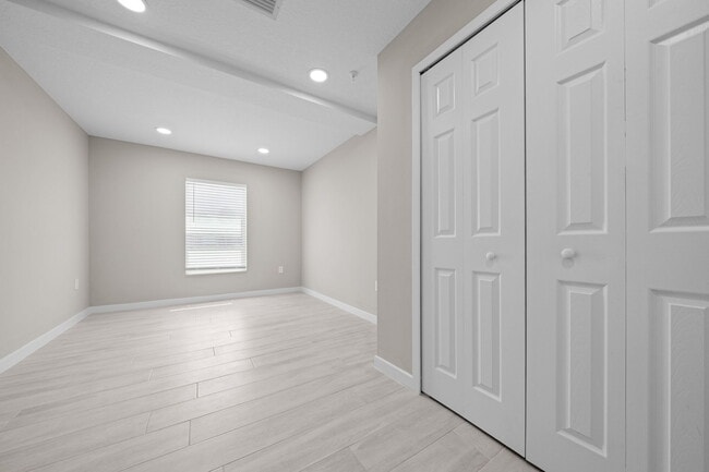 Building Photo - 1700 Forest