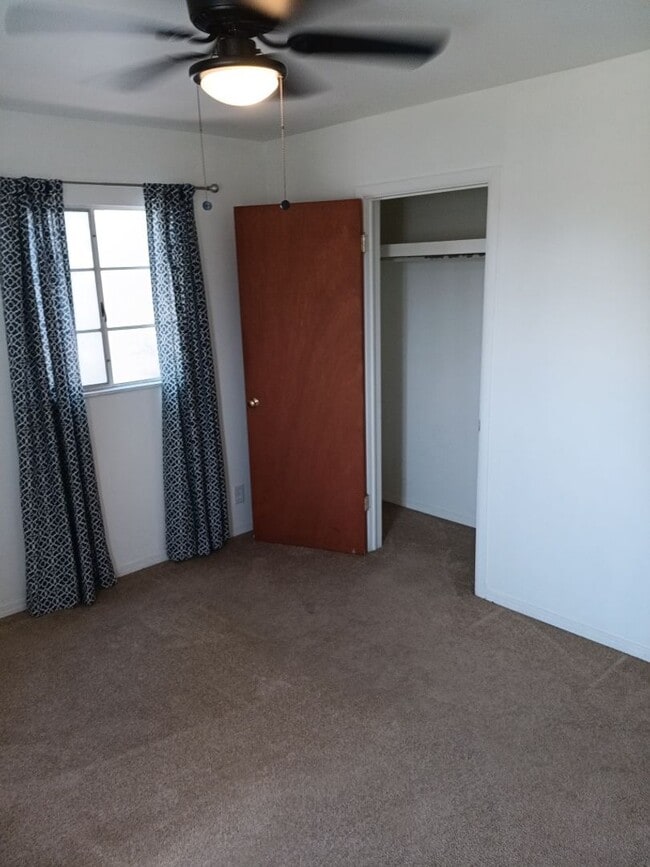 Building Photo - 3 Bedroom, 2-Bathroom in the NE Heights, Close to Everything.