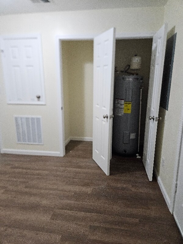 Building Photo - 302 N Main St