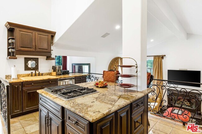 Building Photo - 3030 Passmore Dr