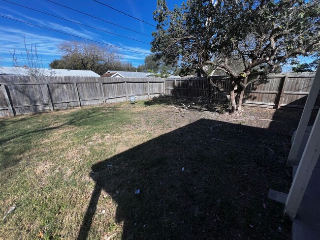 Building Photo - Nice Home located just off of SPID and Air...