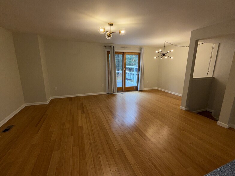 Building Photo - 1195 Palmwood Ct