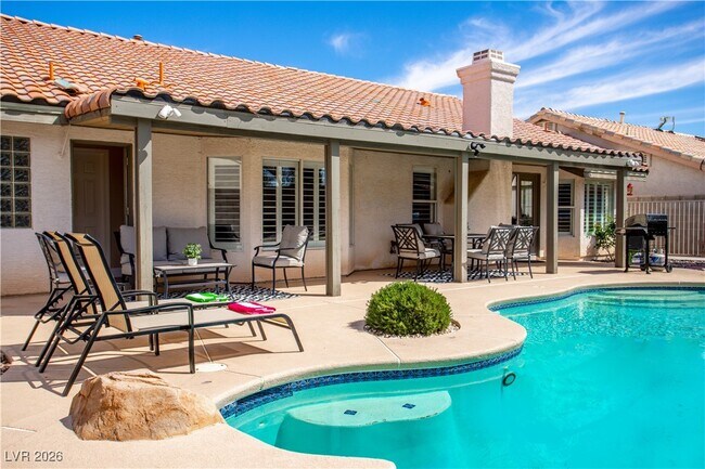 Building Photo - 905 Buffwood Ave