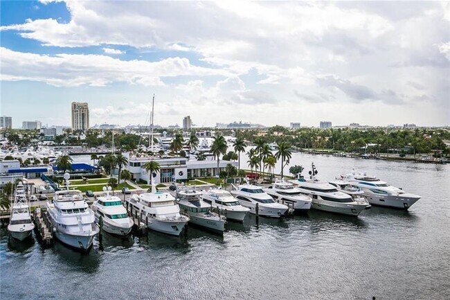 Building Photo - 1 Las Olas Cir