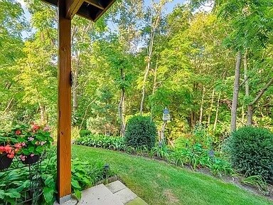 Building Photo - 8 Grandview Ct