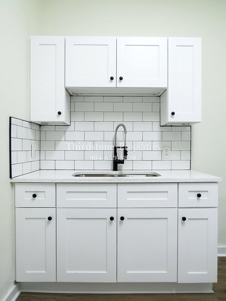 Building Photo - 2071 Southampton Rd