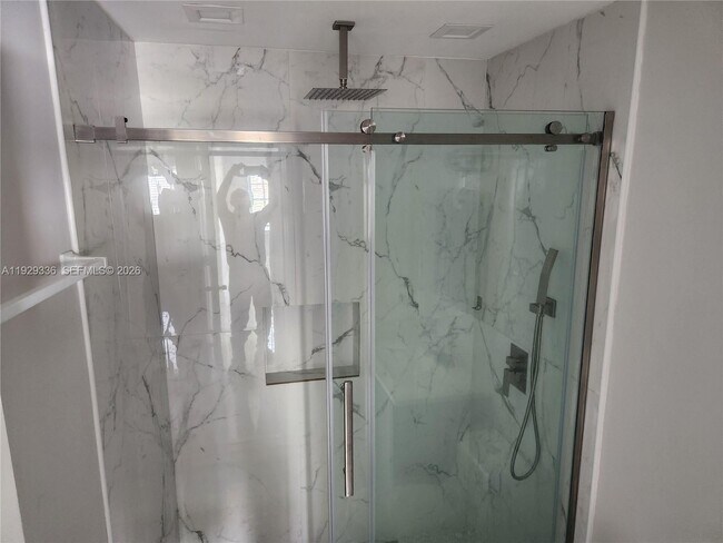 Building Photo - 342 E 46th St