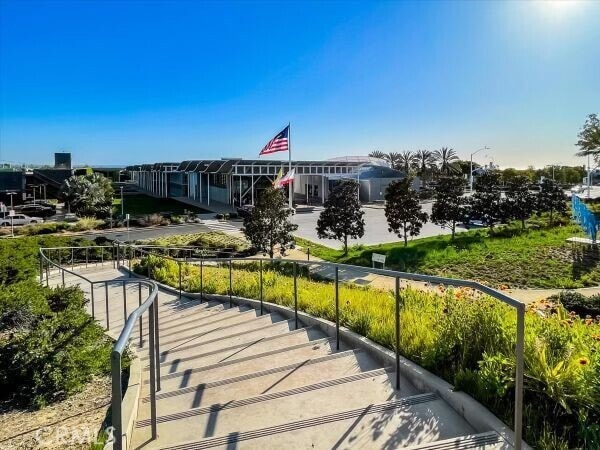 Building Photo - 608 Heliotrope Ave