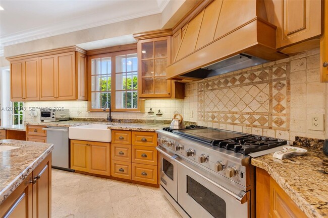 Building Photo - 6905 SW 75th Ave