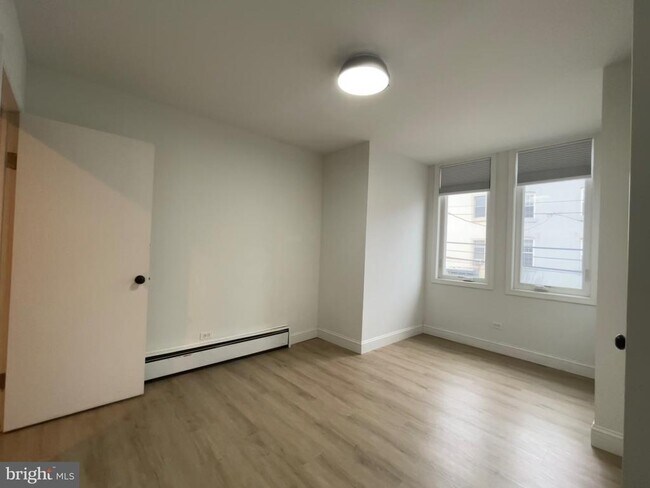 Building Photo - 900 N 29th St