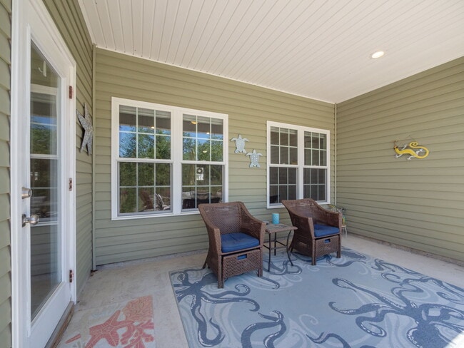 Building Photo - 512 Hazelwood Dr