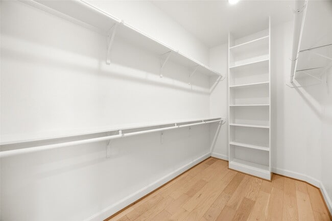 Building Photo - 946 Judiway St