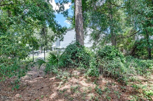 Building Photo - 10825 Key Haven Blvd