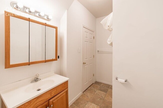 Building Photo - 2100 St Albans St