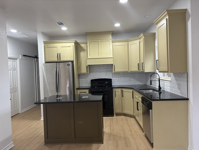 Building Photo - 1718 N 22nd St