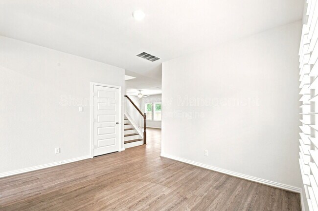 Building Photo - 1202 Vilamoura Ct