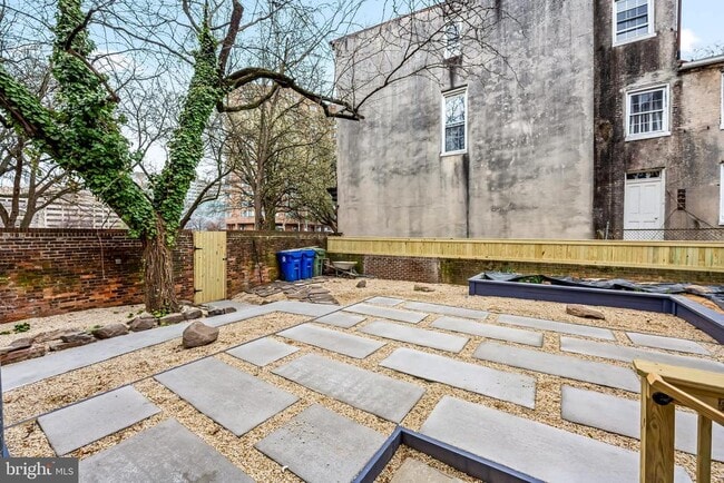 Building Photo - 1202 Bolton St