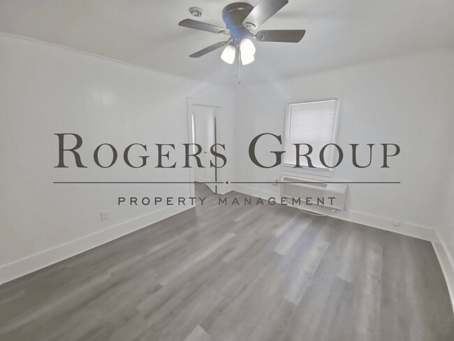 Building Photo - 305 Perry St