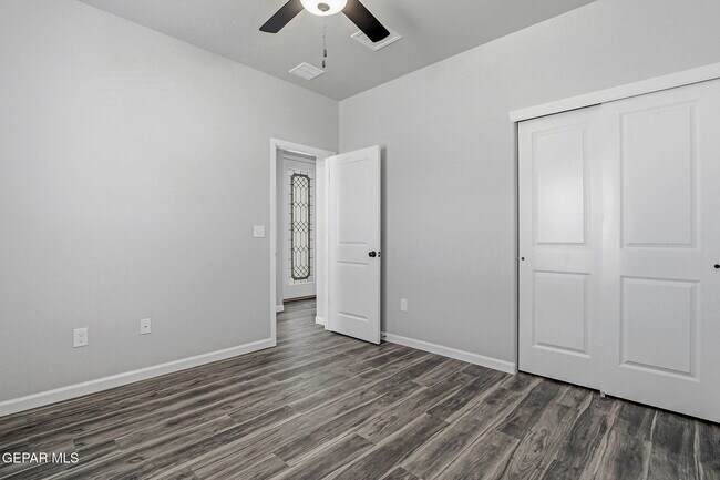 Building Photo - 6070 Zinc Hl St
