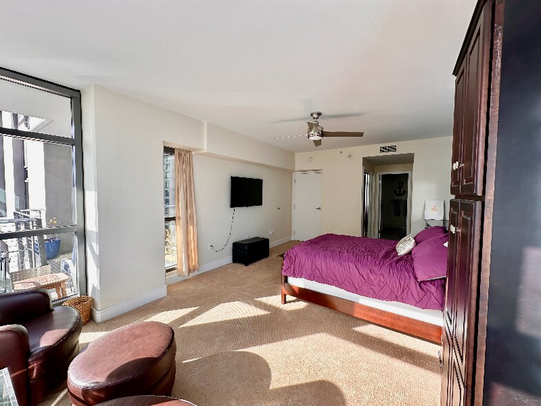 Building Photo - 654 Front St