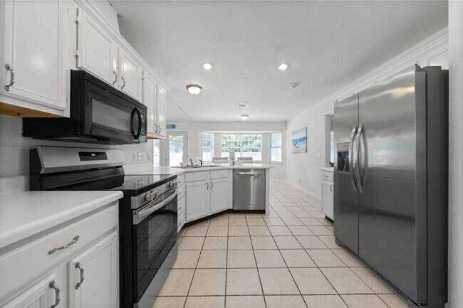 Building Photo - 406 Shorewood Cir