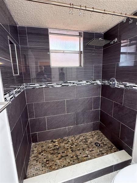 Building Photo - 410 NW 68th Ave