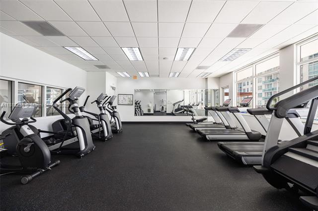 Building Photo - 1200 Brickell Bay Dr