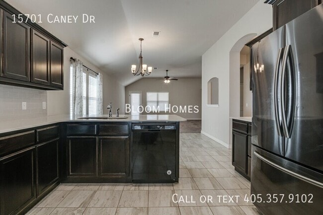 Building Photo - 15701 Caney Dr