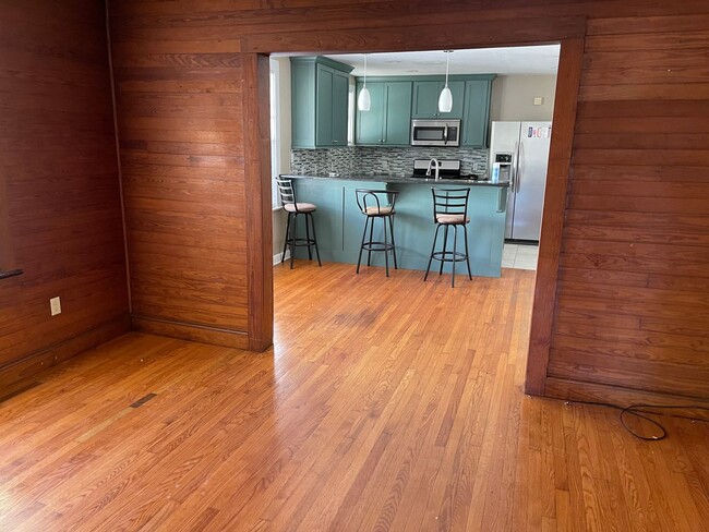 Building Photo - LAKE ELLA / MIDTOWN