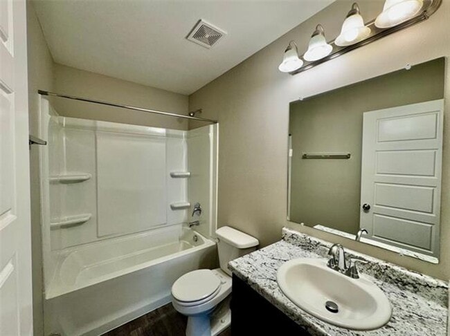 Building Photo - Newer build with Split Floor plan
