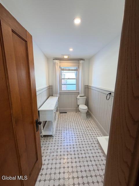 Building Photo - 492 Glen St