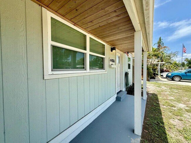 Building Photo - 4406 W Trilby Ave