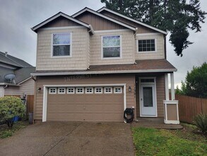 Building Photo - *1/2 OFF 1ST MONTH'S RENT* Large 3 Bed 2.5Ba Vancouver Beauty W/ Gas Fireplace, Dog Run, Fenced Y...