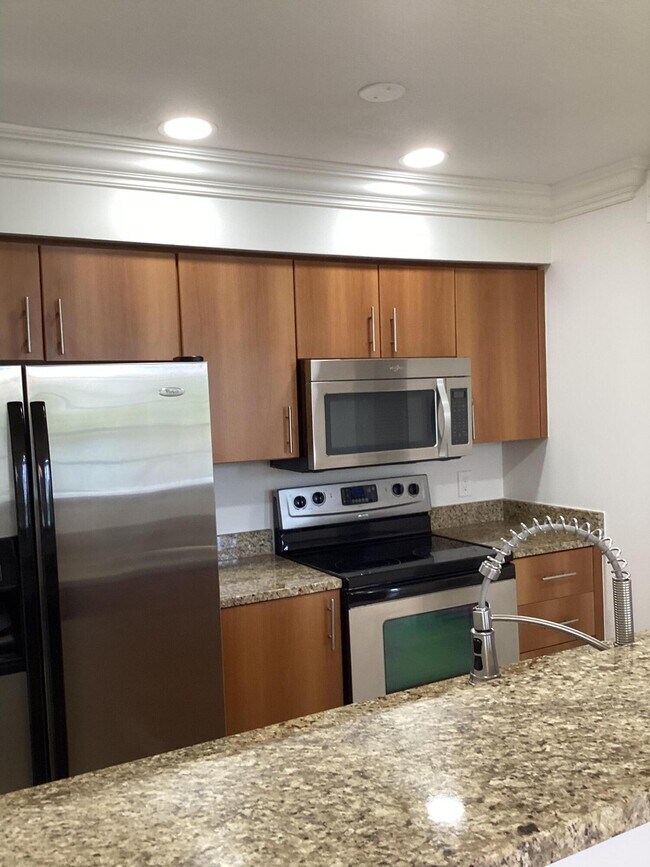 Building Photo - 1385 Crystal Way