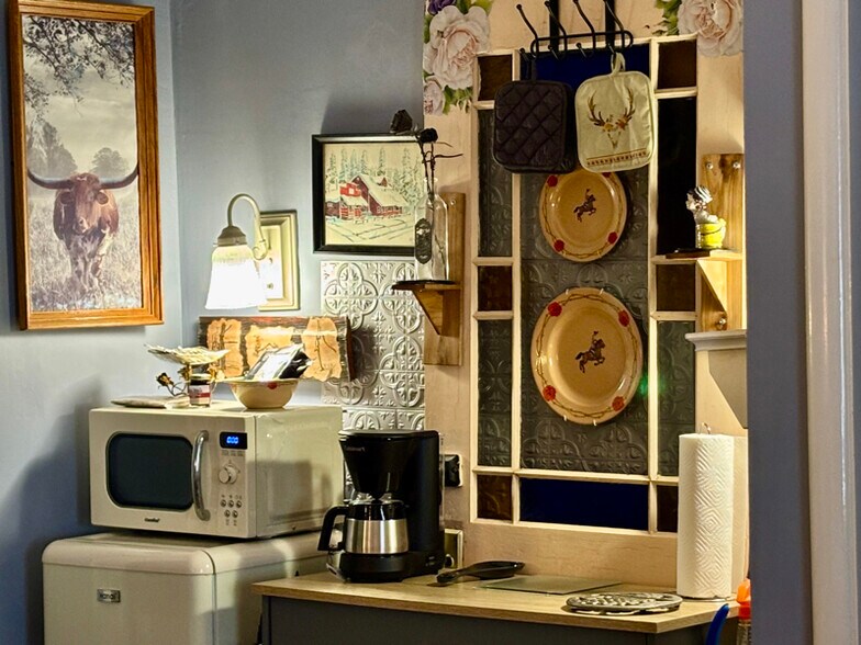 Building Photo - 425 S Washington St