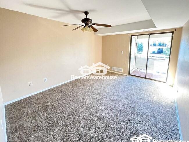 Building Photo - 12093 W Cross Dr