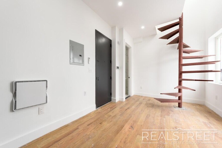 Building Photo - Nostrand Avenue