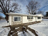 Building Photo - 3-Bedroom Country Living Near Milford in Wawasee Community School District