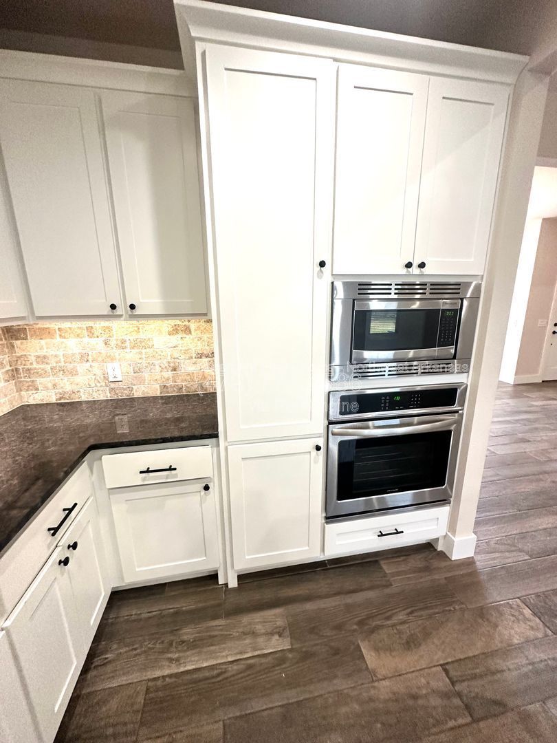 Building Photo - 3600 SW Brittany Rd